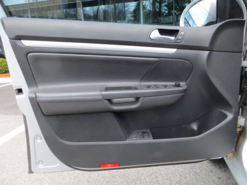 ONE OWNER 5 SPEED TDi DIESEL SMOKE FREE SUNROOF MICHELIN TIRES ALLOY WHEELS, image 35