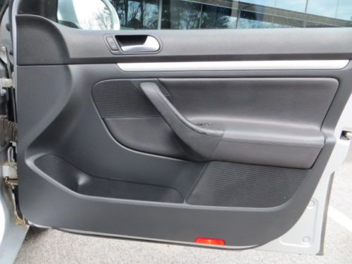 ONE OWNER 5 SPEED TDi DIESEL SMOKE FREE SUNROOF MICHELIN TIRES ALLOY WHEELS, image 36