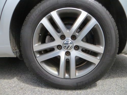 ONE OWNER 5 SPEED TDi DIESEL SMOKE FREE SUNROOF MICHELIN TIRES ALLOY WHEELS, image 44