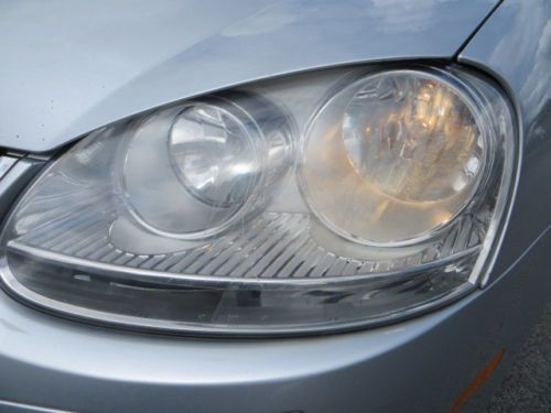 ONE OWNER 5 SPEED TDi DIESEL SMOKE FREE SUNROOF MICHELIN TIRES ALLOY WHEELS, image 53