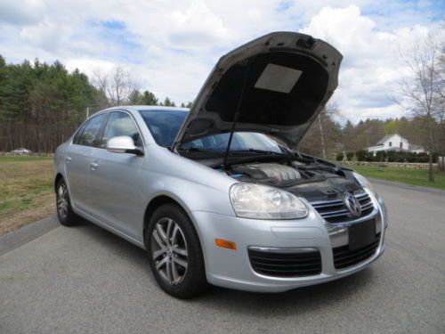 ONE OWNER 5 SPEED TDi DIESEL SMOKE FREE SUNROOF MICHELIN TIRES ALLOY WHEELS, image 57