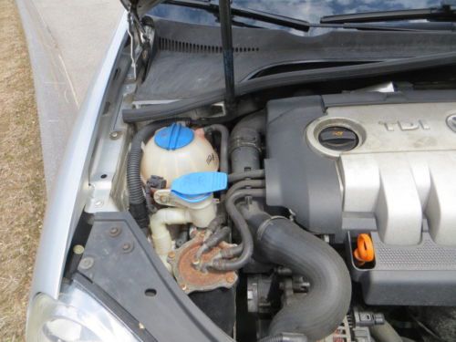 ONE OWNER 5 SPEED TDi DIESEL SMOKE FREE SUNROOF MICHELIN TIRES ALLOY WHEELS, image 59