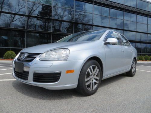 ONE OWNER 5 SPEED TDi DIESEL SMOKE FREE SUNROOF MICHELIN TIRES ALLOY WHEELS, image 62
