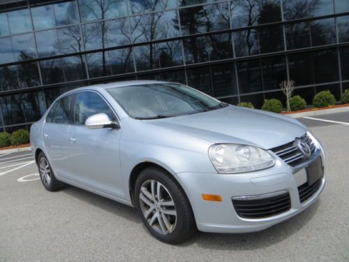 ONE OWNER 5 SPEED TDi DIESEL SMOKE FREE SUNROOF MICHELIN TIRES ALLOY WHEELS, image 63