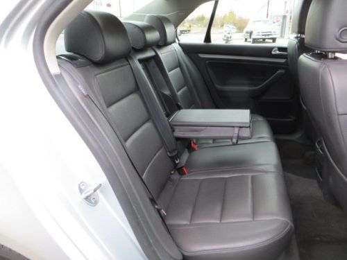 ONE OWNER 5 SPEED TDi DIESEL SMOKE FREE SUNROOF MICHELIN TIRES ALLOY WHEELS, image 75