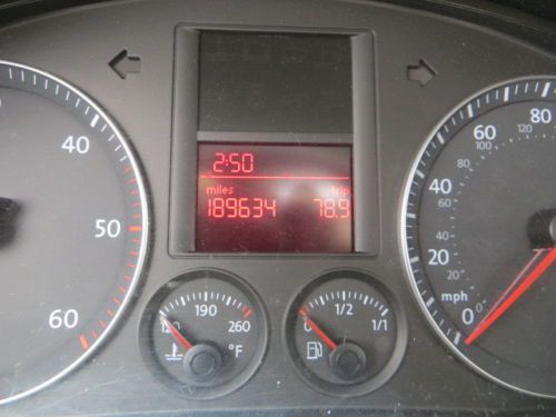 ONE OWNER 5 SPEED TDi DIESEL SMOKE FREE SUNROOF MICHELIN TIRES ALLOY WHEELS, image 78