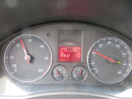 ONE OWNER 5 SPEED TDi DIESEL SMOKE FREE SUNROOF MICHELIN TIRES ALLOY WHEELS, image 79