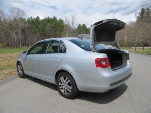 ONE OWNER 5 SPEED TDi DIESEL SMOKE FREE SUNROOF MICHELIN TIRES ALLOY WHEELS, image 86