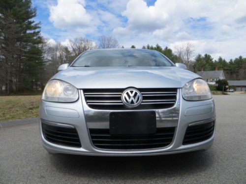 ONE OWNER 5 SPEED TDi DIESEL SMOKE FREE SUNROOF MICHELIN TIRES ALLOY WHEELS, image 91