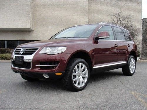 Beautiful 2010 volkswagen touareg v6, loaded, just serviced