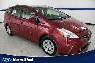 13 prius v wagon, leather, pwr equip, cruise, clean 1 owner, we finance!