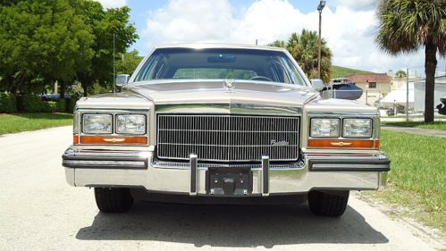 1986 cadillac fleetwood brougham d elegance , 11,386 actual miles, pristine !!