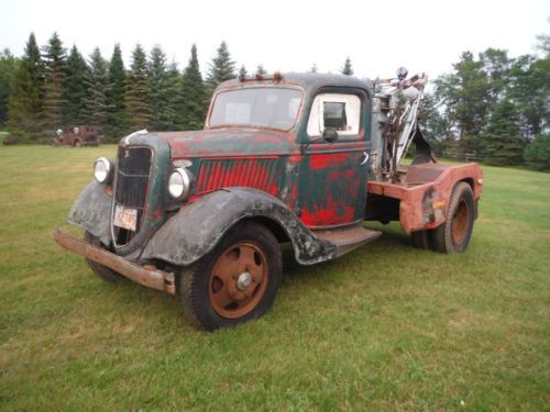 Very cool 1936 ford tow truck,vintage wrecker