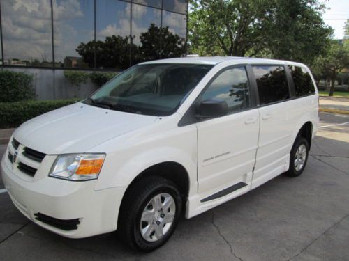 2010 dodge grand caravan handicap wheel chair van - braun entervan 5 passenger