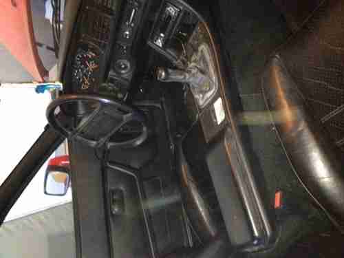 1986 Porsche 944 Base Coupe 2-Door 2.5L, image 2