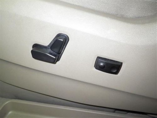 2011 chrysler town & country touring-l