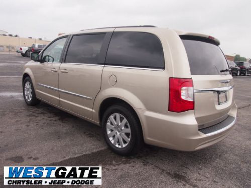 2014 chrysler town & country touring