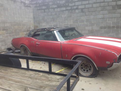 1969 Oldsmobile Cutlass S Convertible, image 2