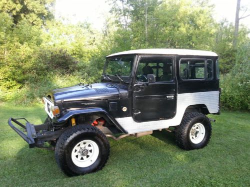 1982 toyota landcruiser fj40, black,   chevy 355, auto trans, power steering