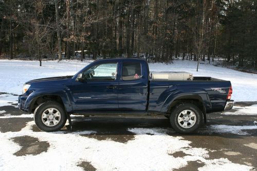 2007 toyota tacoma 4wd 44k miles, original owner