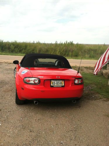 2006 mazda mx-5 miata sport convertible 2-door 2.0l