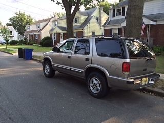 2000 chevy blazer-beige-clean-good condition-130,000 miles