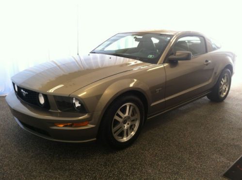 Gray 2 Door Black Leather Interior Manual Transmission Clean Carfax Guaranteed, image 4