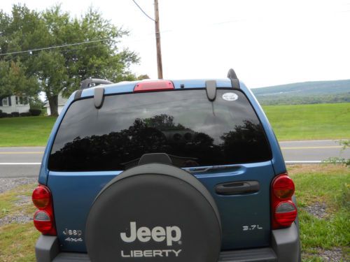 2004 Jeep Liberty Limited Sport Utility 4-Door 3.7L 4x4, image 2