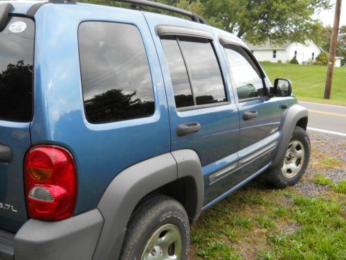 2004 Jeep Liberty Limited Sport Utility 4-Door 3.7L 4x4, image 3