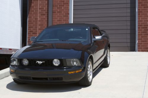 2005 mustang deluxe convertible v6  4.0l 5- speed