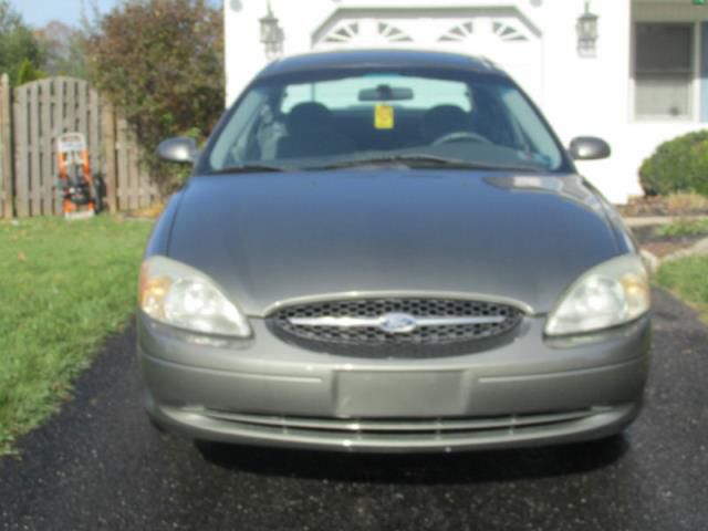 Ford taurus se