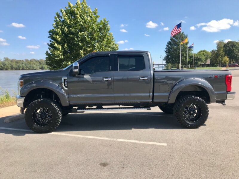 2019 ford f-250 lariat