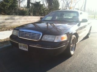 2001 ford crown victoria lx sedan 4-door 4.6l no reserve the car must go !!