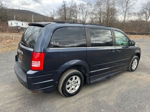 2008 chrysler town &amp; country wheelchair accessible handicap side entry