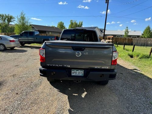 2017 nissan titan sv