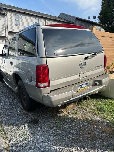 2004 cadillac escalade luxury