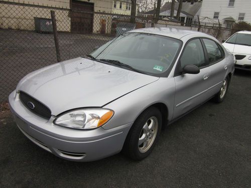 2006 ford taurus se sedan 4-door 3.0l