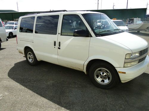 2002 chevrolet astro van - 8 passenger van