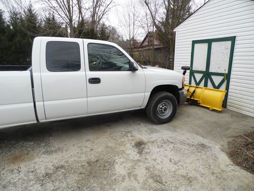 2004 gmc sierra 2500 hd wt extended cab pickup 4-door 6.0l