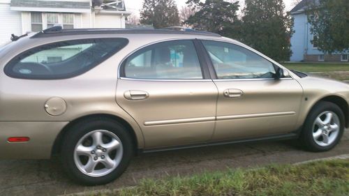 2001 ford taurus 7 pass wagon..3 ltr. v-6 ...loaded..99,572 miles ..nice..no res