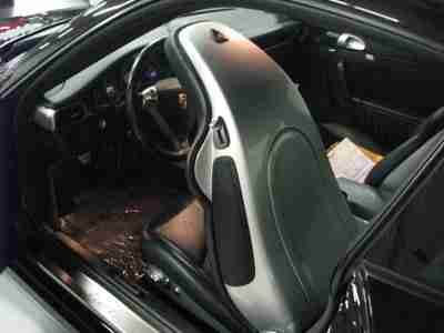 FULLY LOADED !! BLACK ON BLACK !! 6 SPEED MANUAL! MUST SEE, image 2