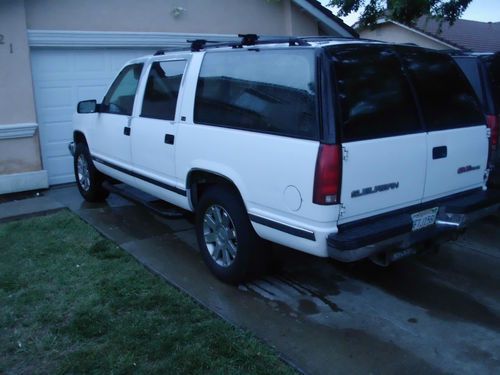 1993 white gmc suburban 4x4 sle 1500