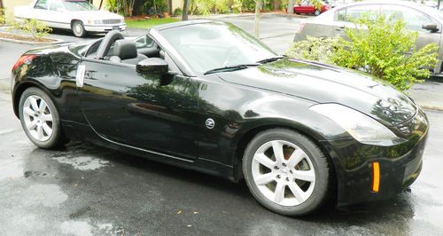 2005 nissan 350z enthusiast convertible 2-door 3.5l