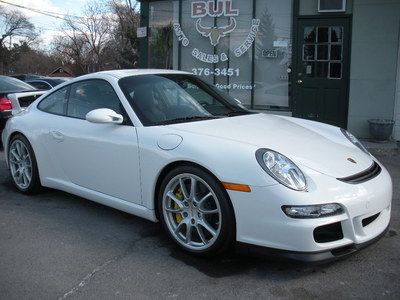 07 911 carrera gt3,6 speed,white on black,pccb carbo ceramic brakes,no paintwork