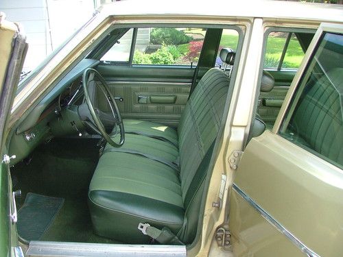 1970 dodge dart custom sedan 4-door 3.7l