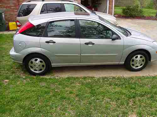Excellent Ford Focus - MARYLAND INSPECTED - Great gas mileage - VERY LOW MILES, US $5,700.00, image 4