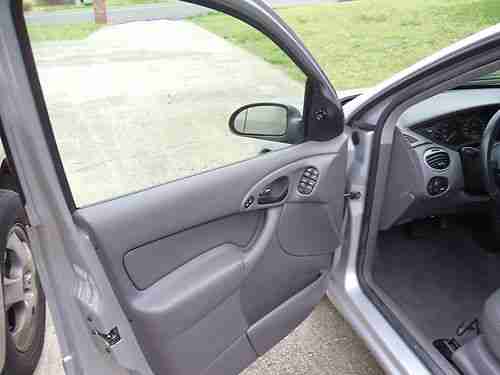 Excellent Ford Focus - MARYLAND INSPECTED - Great gas mileage - VERY LOW MILES, US $5,700.00, image 10