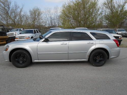 2007 dodge magnum / 4-door wagon / 3.5 liter v-6 gasoline / sp3595