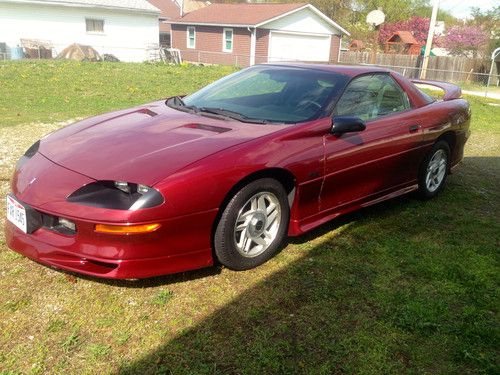 1993 chevrolet camaro coupe 2-door 3.4l v6 only 33,000 mi