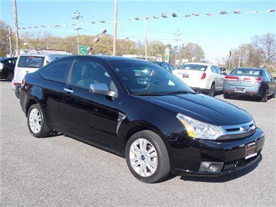 2008 ford focus se  manual transmission only 52k miles best price must see